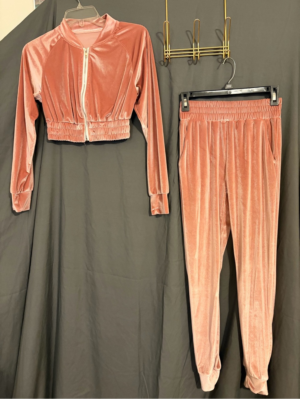 HALARA Velvet Zip Crop Jacket & High-Waist Joggers - Dusty Rose